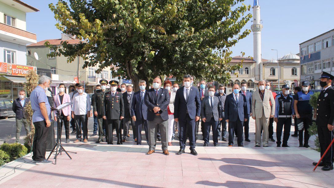 29 Ekim Cumhuriyet Bayramımızın 97. Yıl Dönümü Kutlamaları Çelenk Sunma İle Başladı