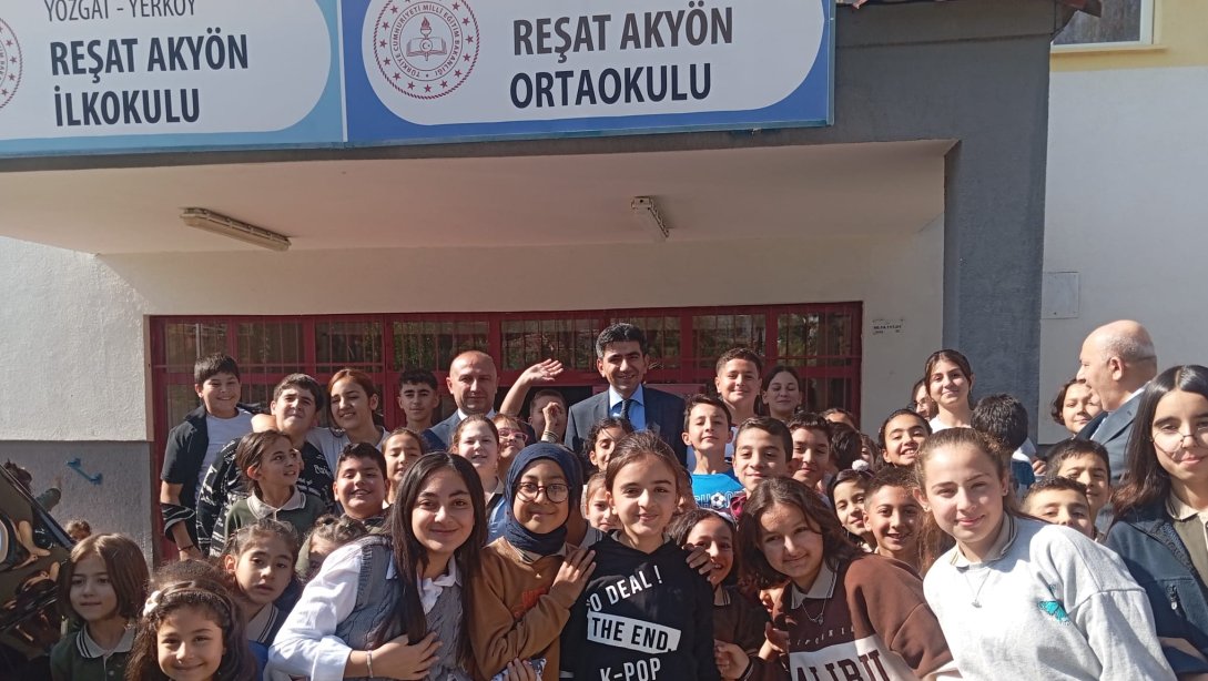 İlçe Kaymakamımız Muharrem COŞGUN'un Reşat Akyön Ortaokulu Ziyareti