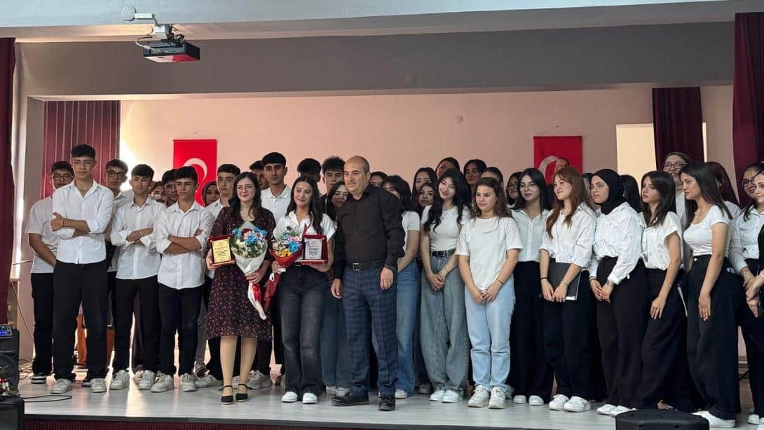 Şehit Mehmet Tez A.L. Şiir ve Müzik Dersi Yıl Sonu Gösterisi